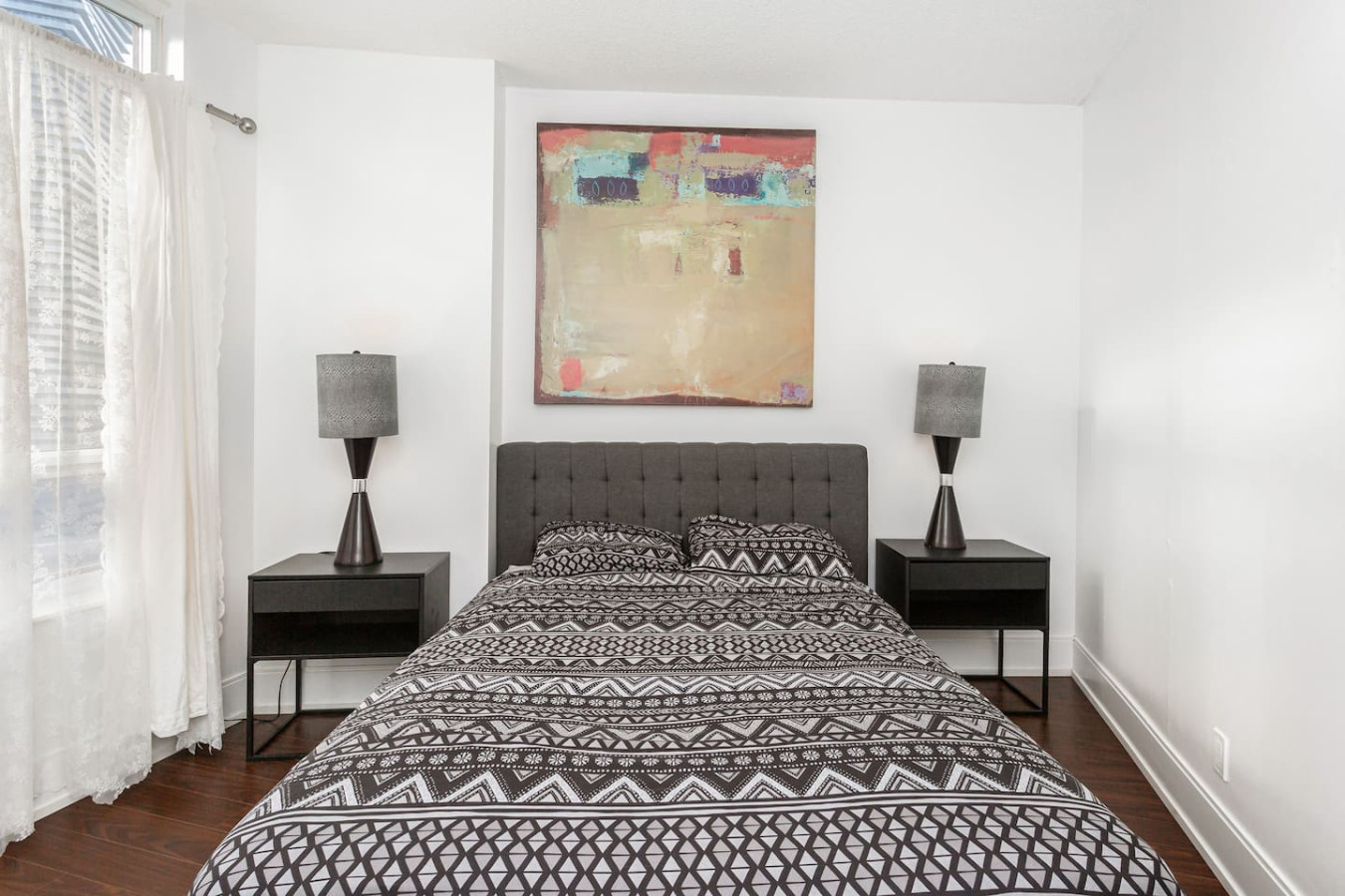 Luxurious 2BR/2BATH Condo- Steps from Square One photo 4