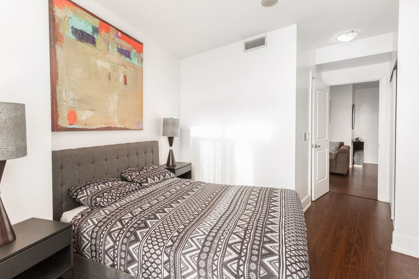 Luxurious 2BR/2BATH Condo- Steps from Square One photo 45