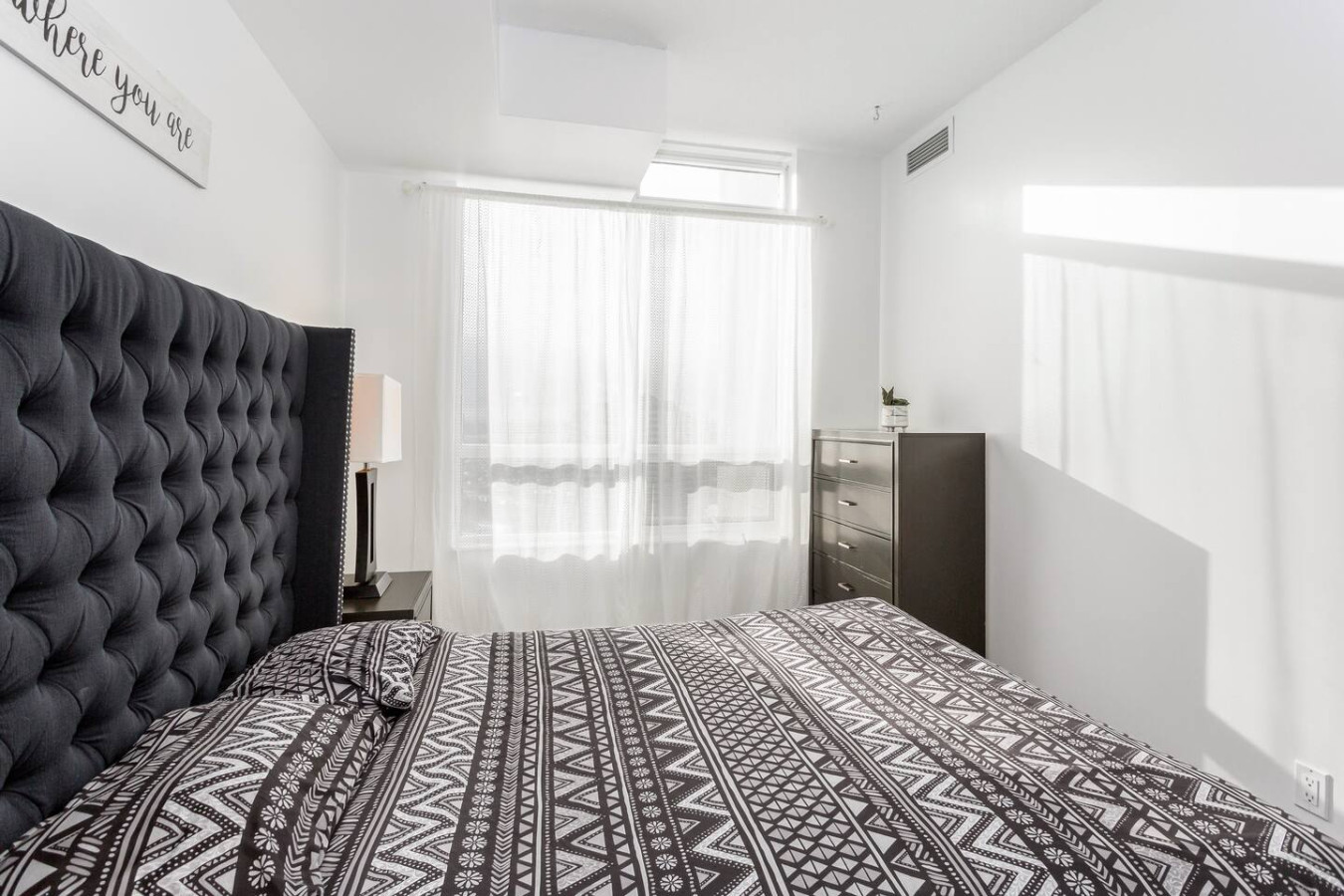 Luxurious 2BR/2BATH Condo- Steps from Square One photo 33