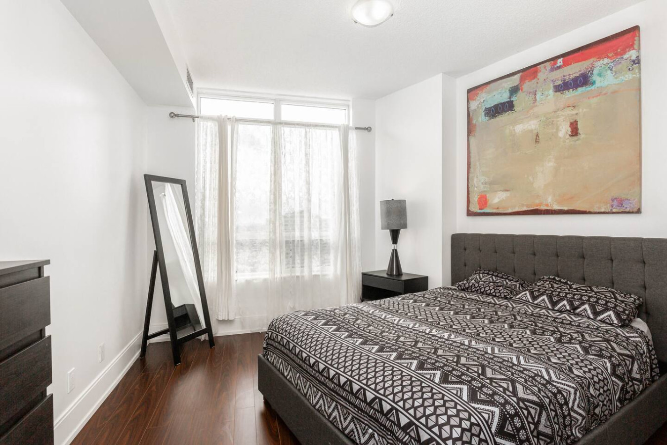 Luxurious 2BR/2BATH Condo- Steps from Square One photo 40