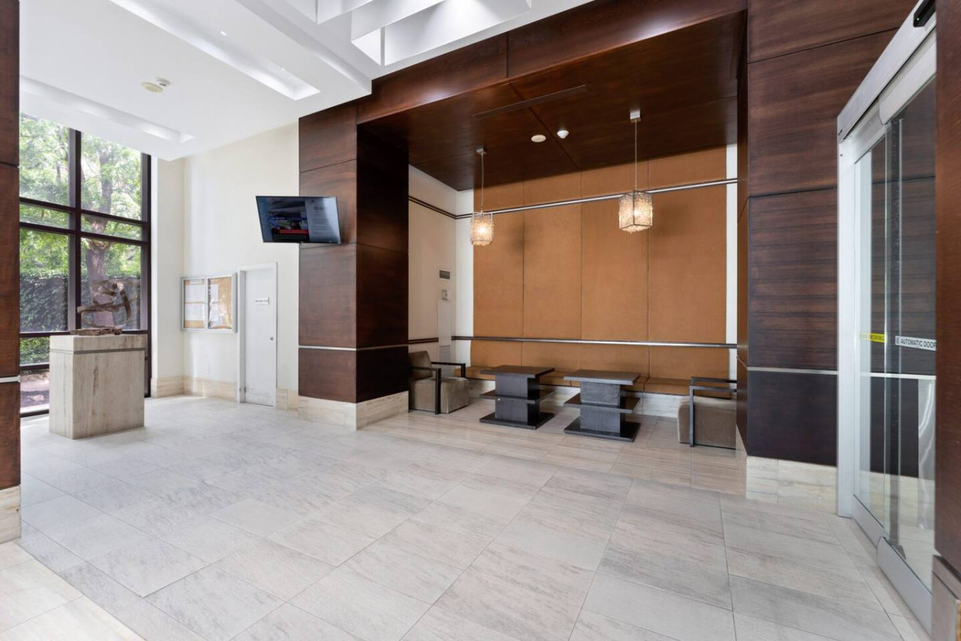 Luxurious 2BR/2BATH Condo- Steps from Square One photo 54