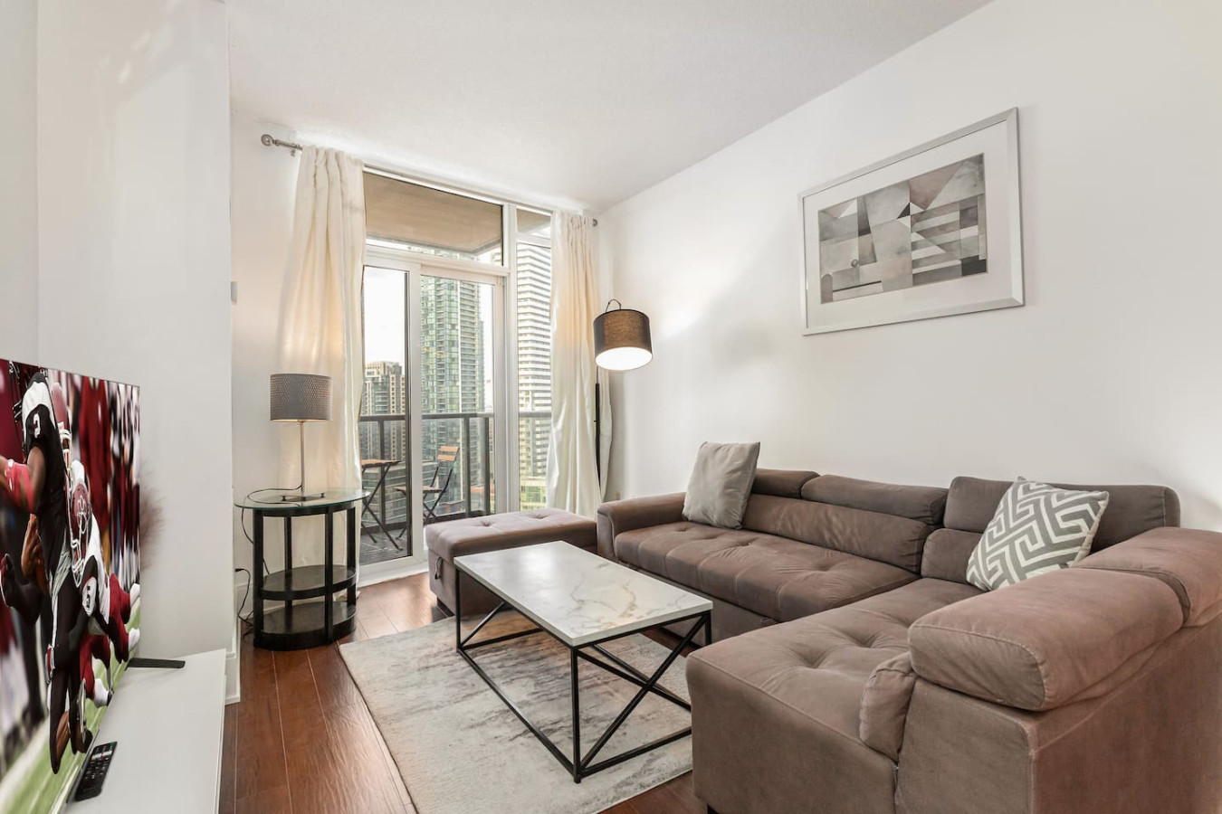 Luxurious 2BR/2BATH Condo- Steps from Square One photo 17