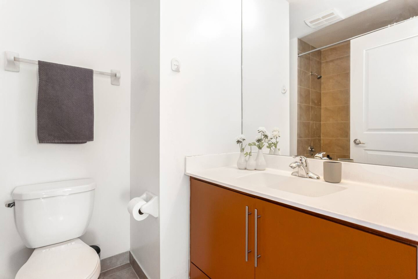 Luxurious 2BR/2BATH Condo- Steps from Square One photo 36