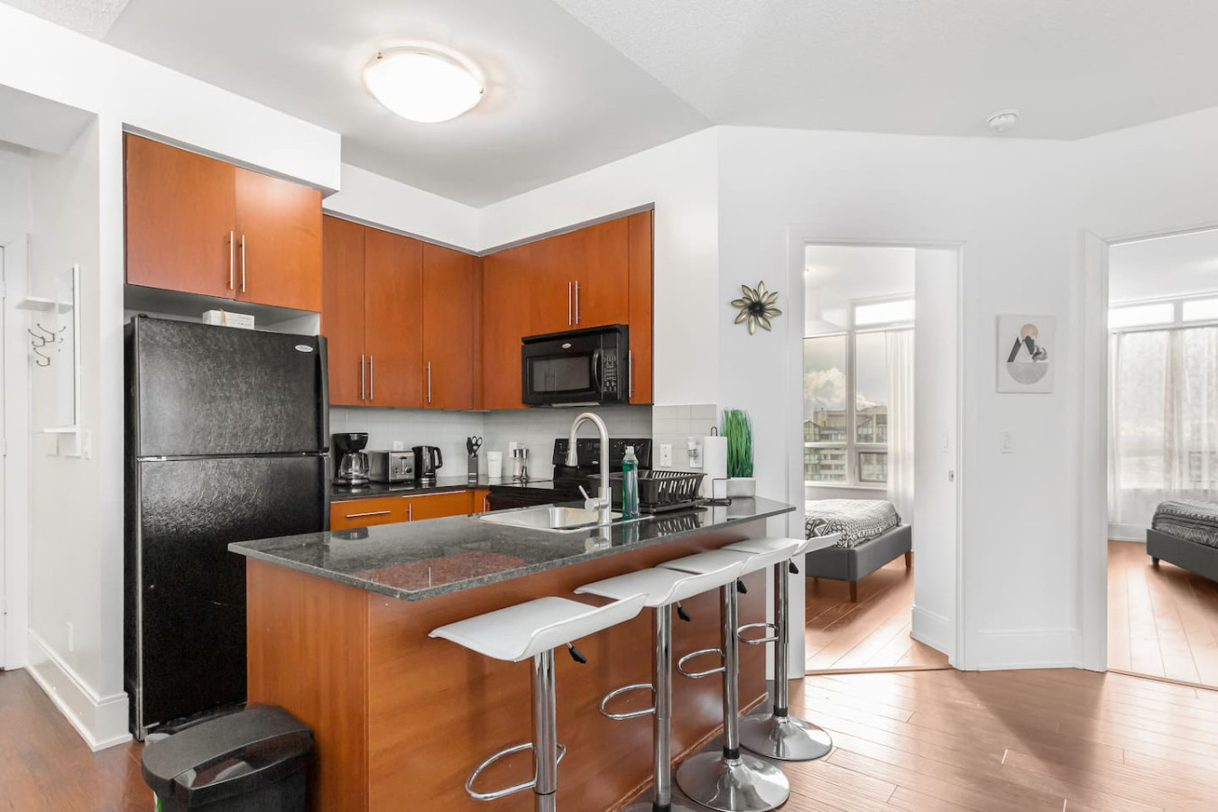Luxurious 2BR/2BATH Condo- Steps from Square One photo 9