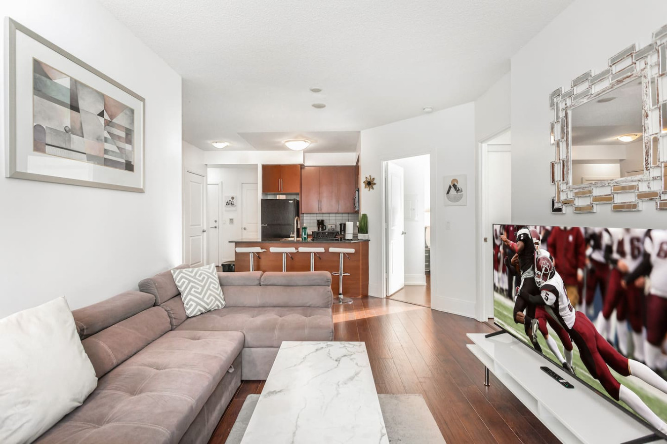 Luxurious 2BR/2BATH Condo- Steps from Square One photo 20