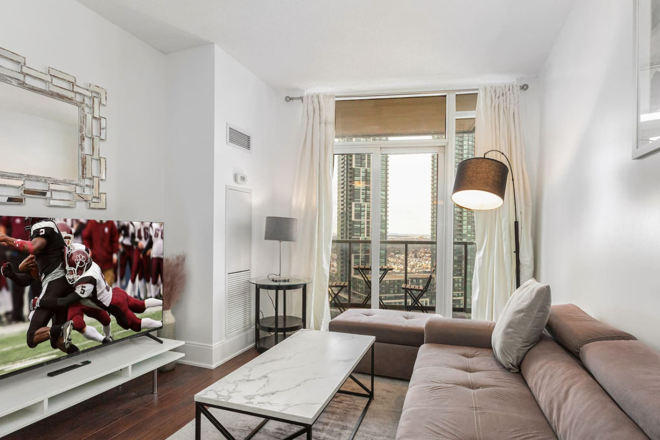 Luxurious 2BR/2BATH Condo- Steps from Square One photo 18