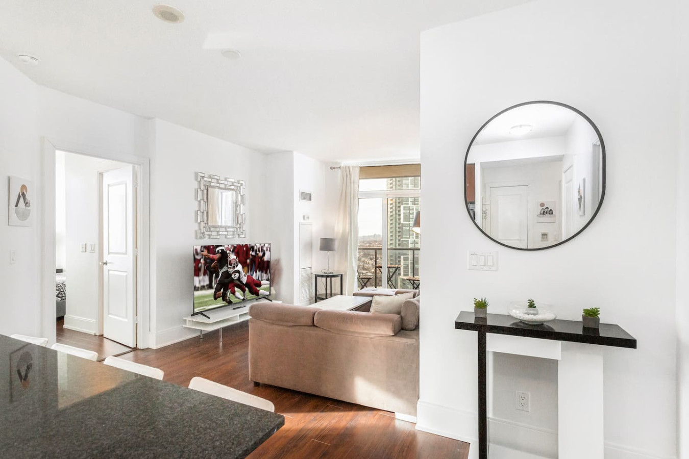 Luxurious 2BR/2BATH Condo- Steps from Square One photo 14