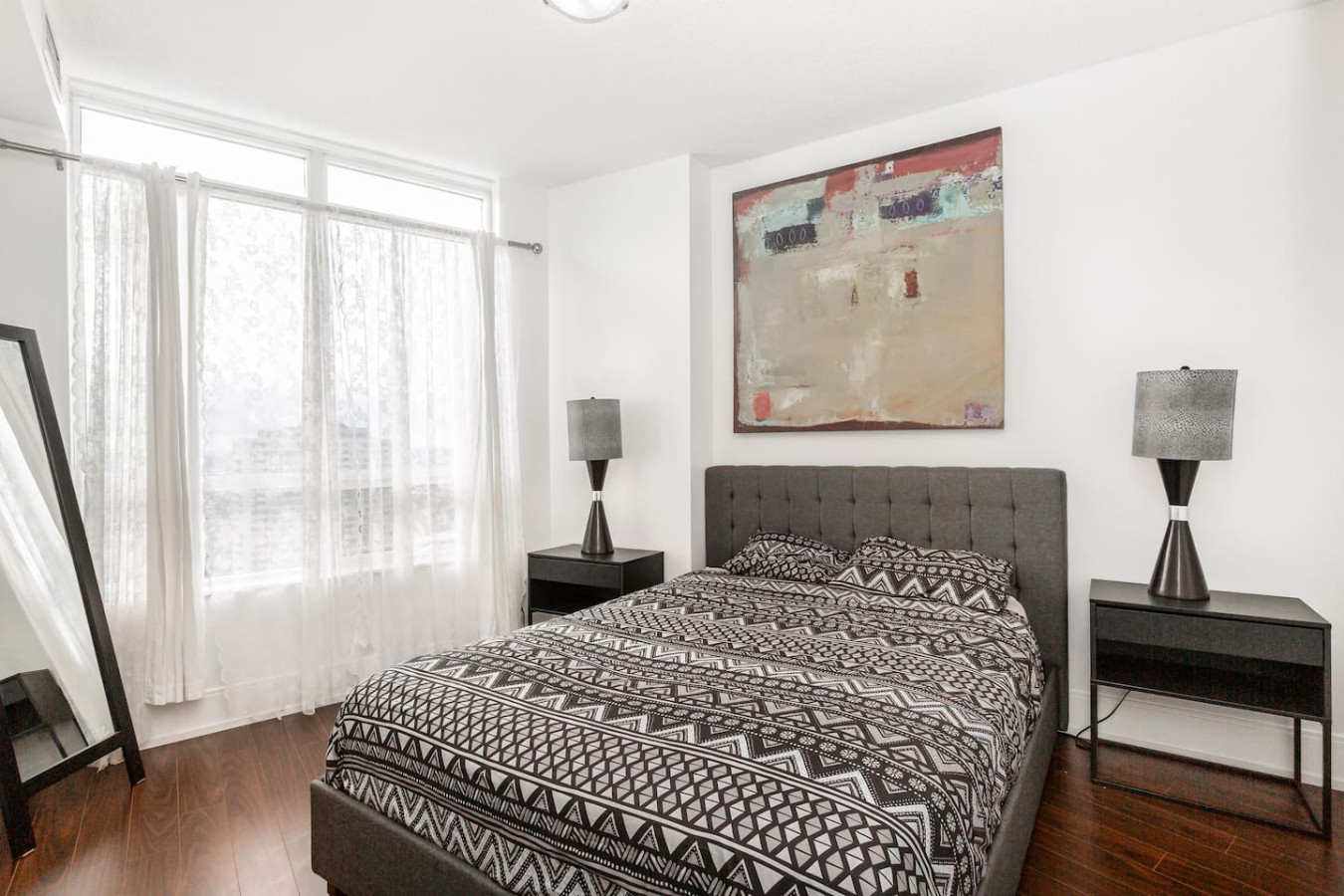 Luxurious 2BR/2BATH Condo- Steps from Square One photo 41