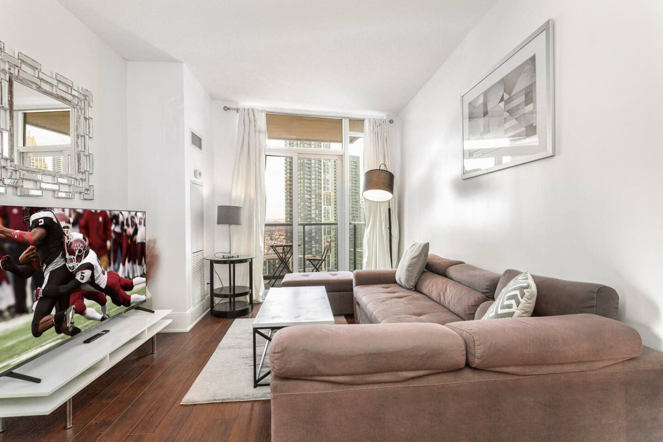 Luxurious 2BR/2BATH Condo- Steps from Square One photo 16