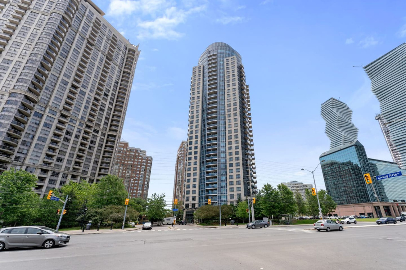 Luxurious 2BR/2BATH Condo- Steps from Square One photo 53