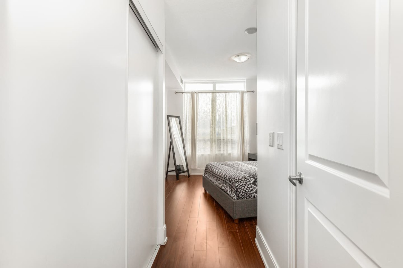Luxurious 2BR/2BATH Condo- Steps from Square One photo 39