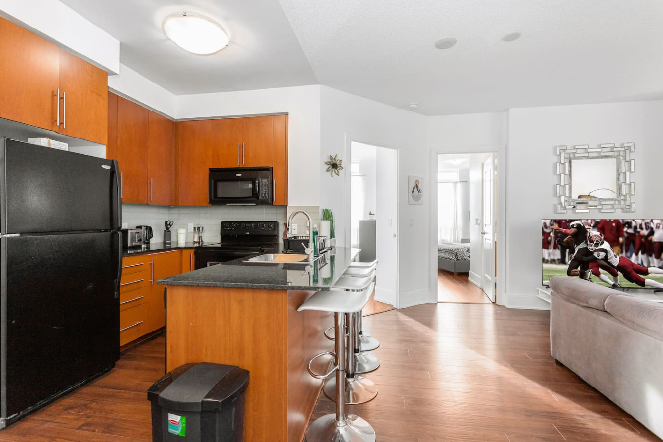Luxurious 2BR/2BATH Condo- Steps from Square One photo 10