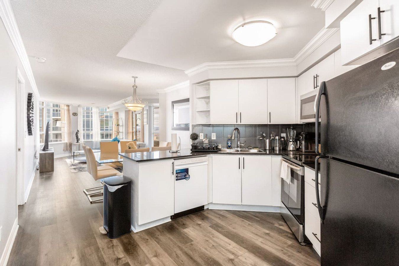 Sky Retreat | 2BR-2BA High Floor | 180° City View photo 7