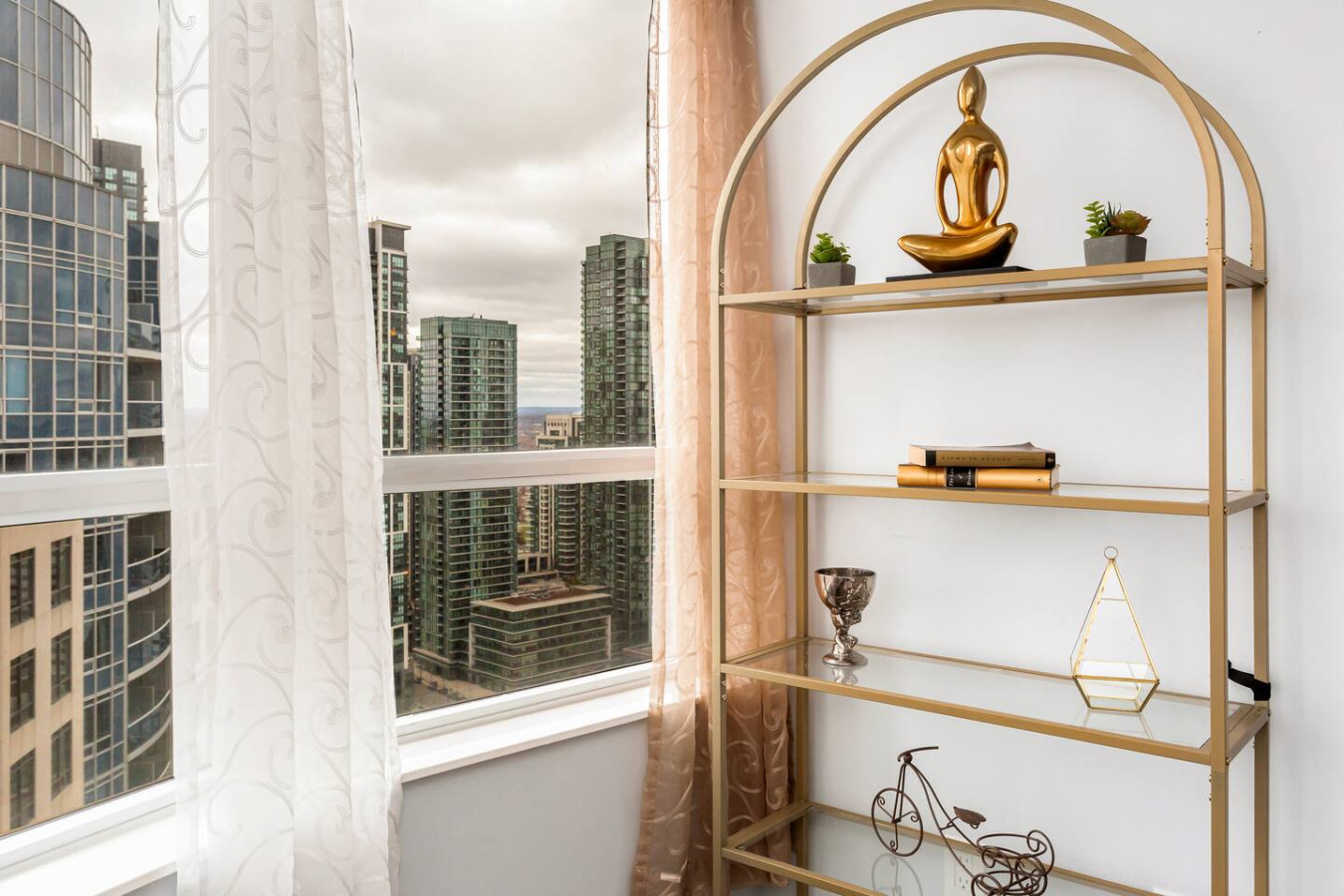 Sky Retreat | 2BR-2BA High Floor | 180° City View photo 41