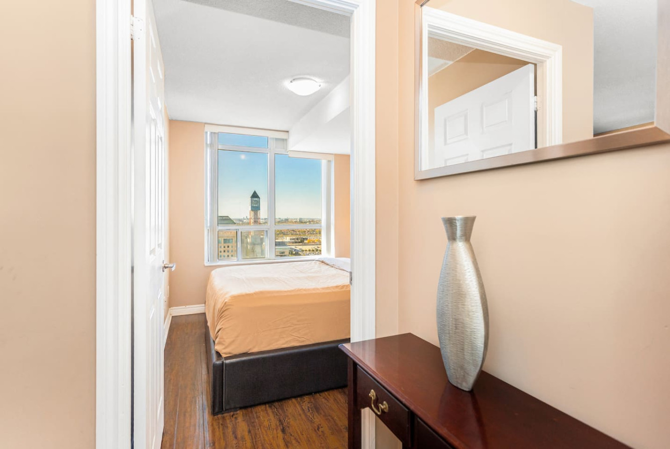 Premier SkySuite 3BR | Horizon Views + Parking photo 42