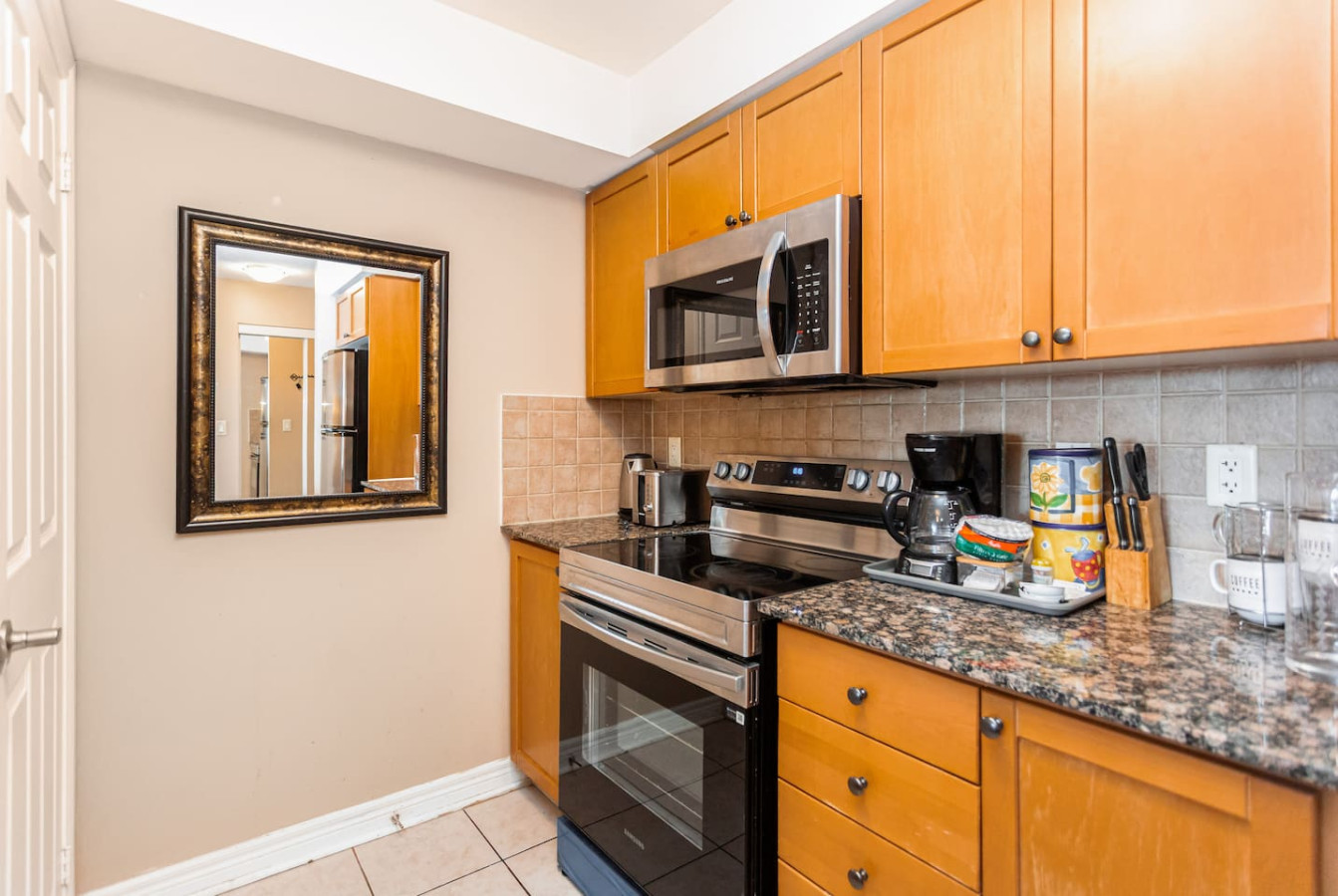 Premier SkySuite 3BR | Horizon Views + Parking photo 25