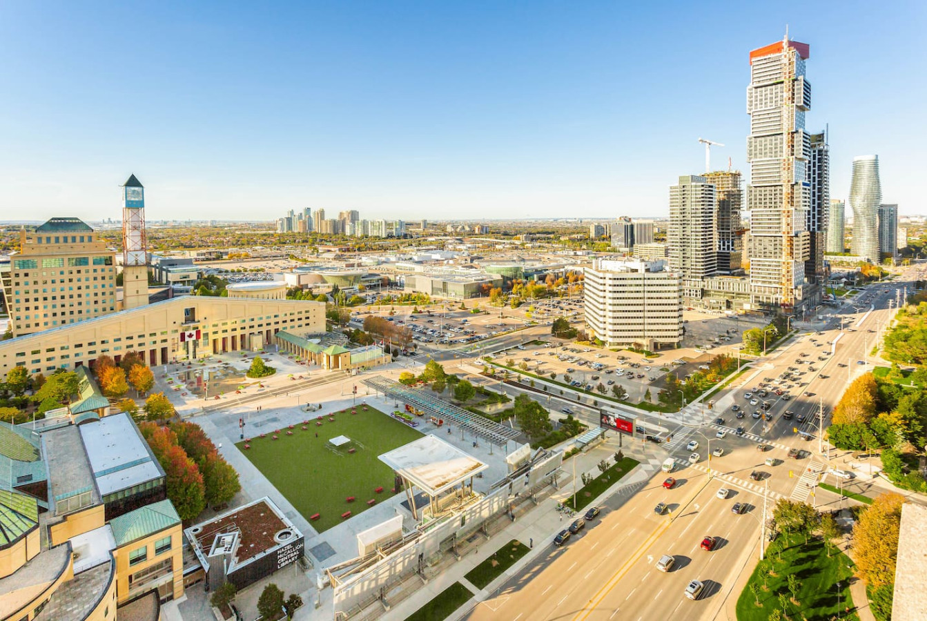 Premier SkySuite 3BR | Horizon Views + Parking photo 31
