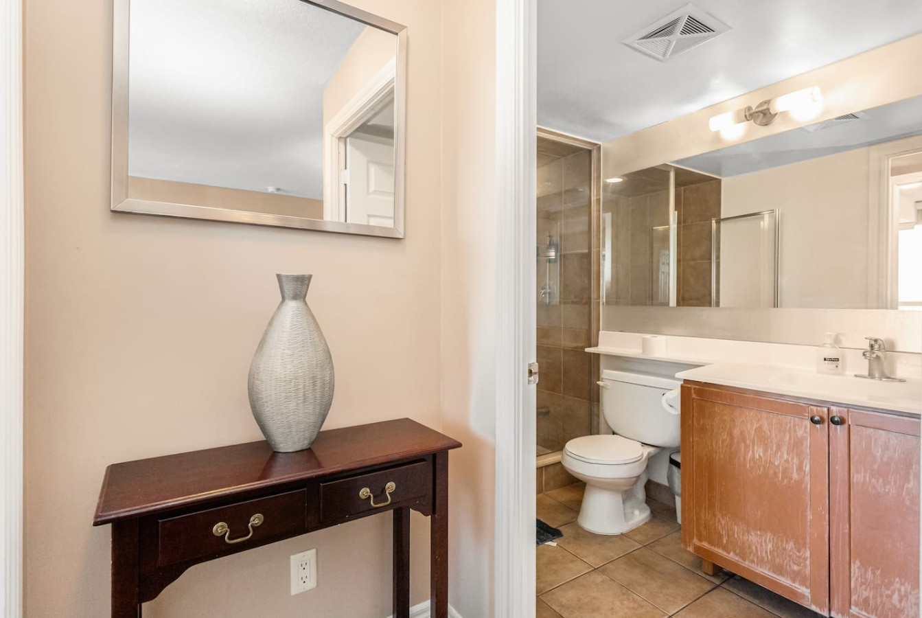 Premier SkySuite 3BR | Horizon Views + Parking photo 9