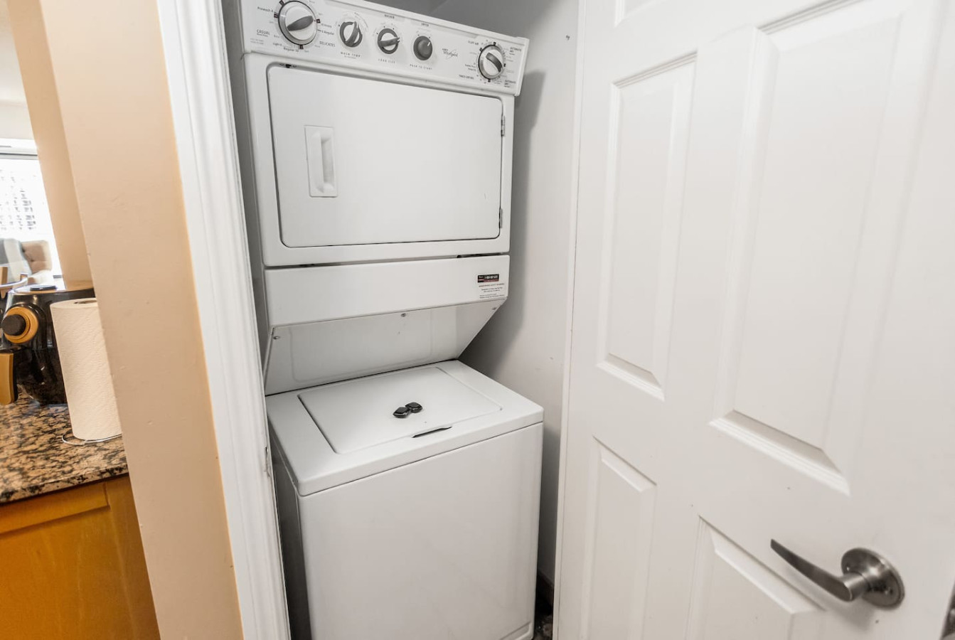Premier SkySuite 3BR | Horizon Views + Parking photo 30