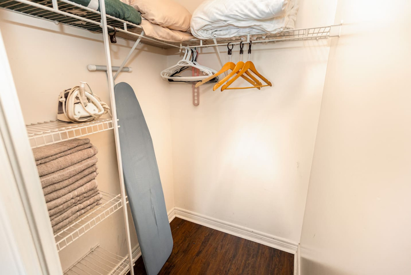 Premier SkySuite 3BR | Horizon Views + Parking photo 38
