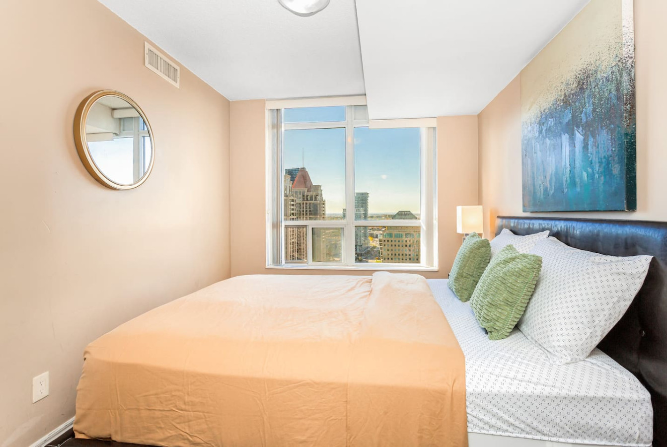 Premier SkySuite 3BR | Horizon Views + Parking photo 44