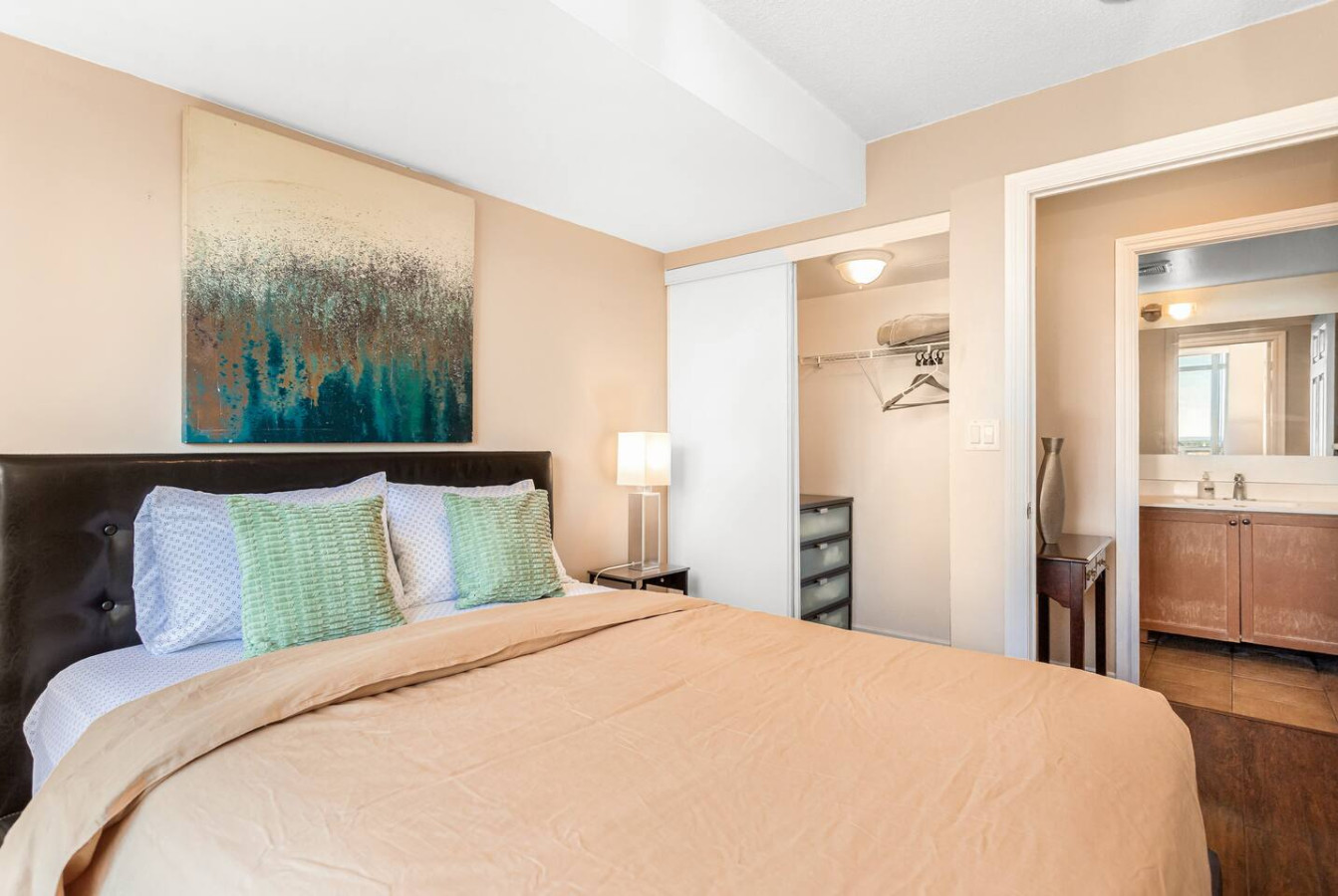 Premier SkySuite 3BR | Horizon Views + Parking photo 46