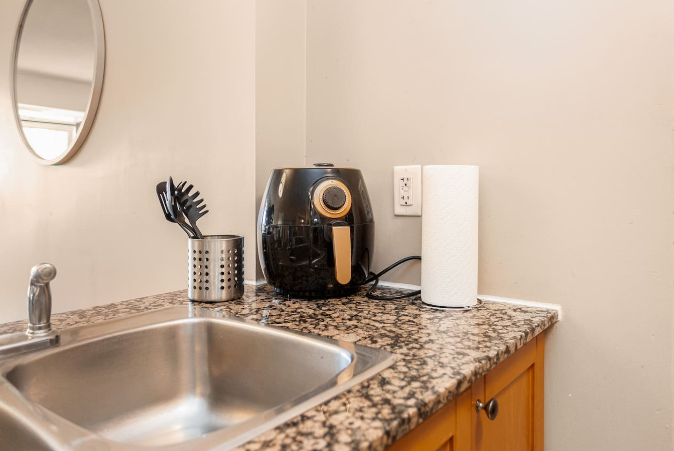 Premier SkySuite 3BR | Horizon Views + Parking photo 28