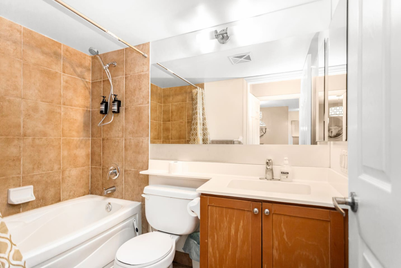 Premier SkySuite 3BR | Horizon Views + Parking photo 37
