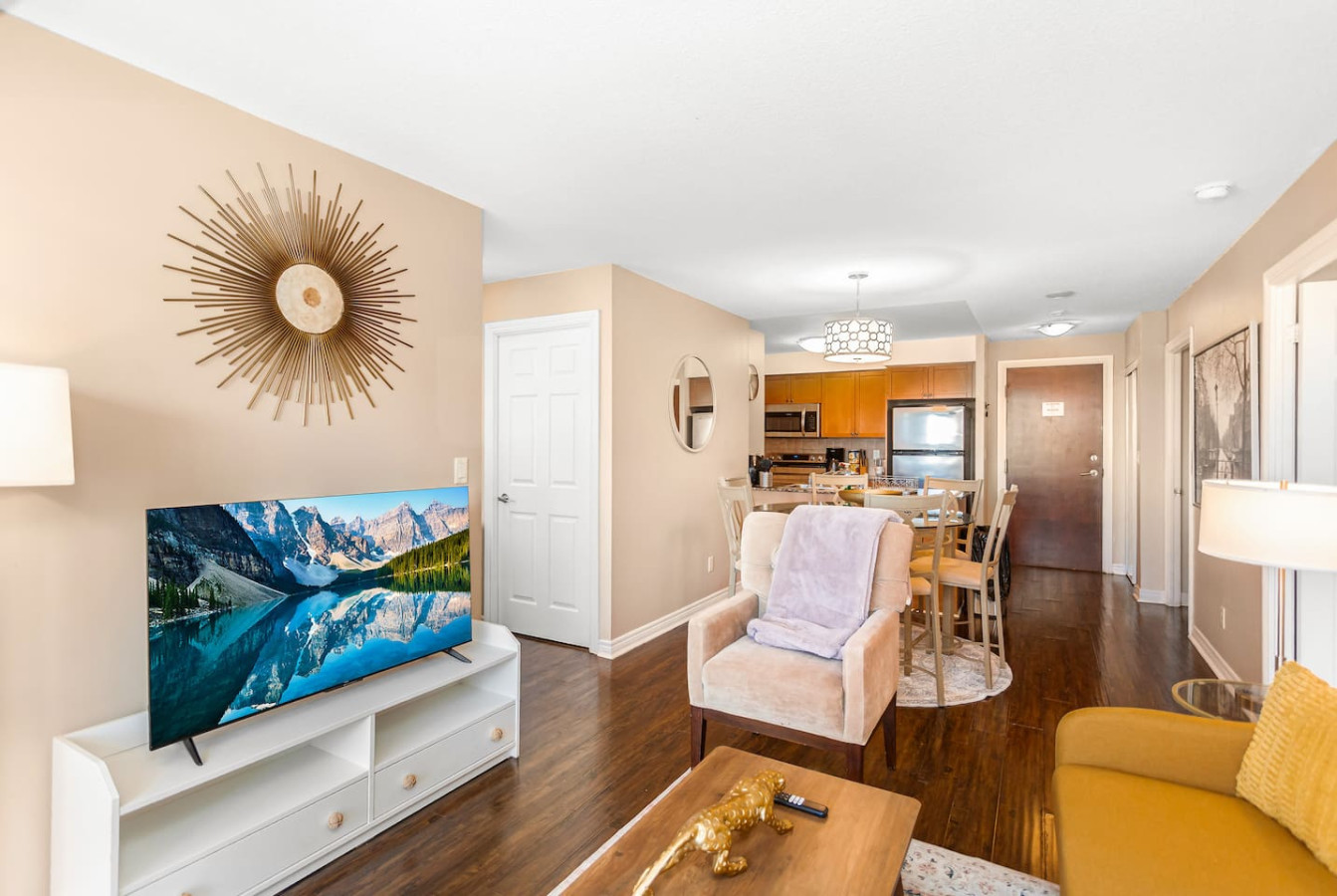 Premier SkySuite 3BR | Horizon Views + Parking photo 20