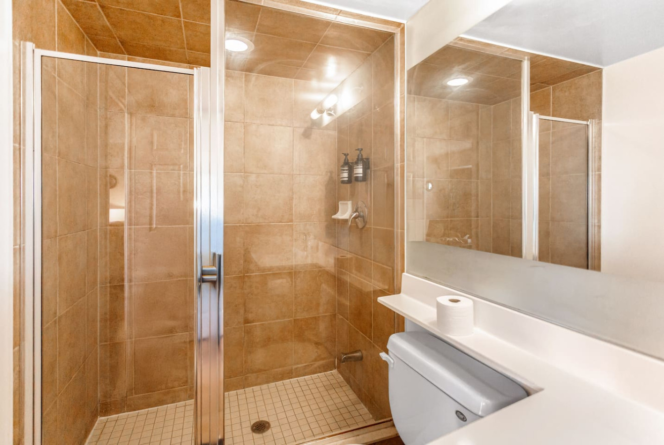 Premier SkySuite 3BR | Horizon Views + Parking photo 12