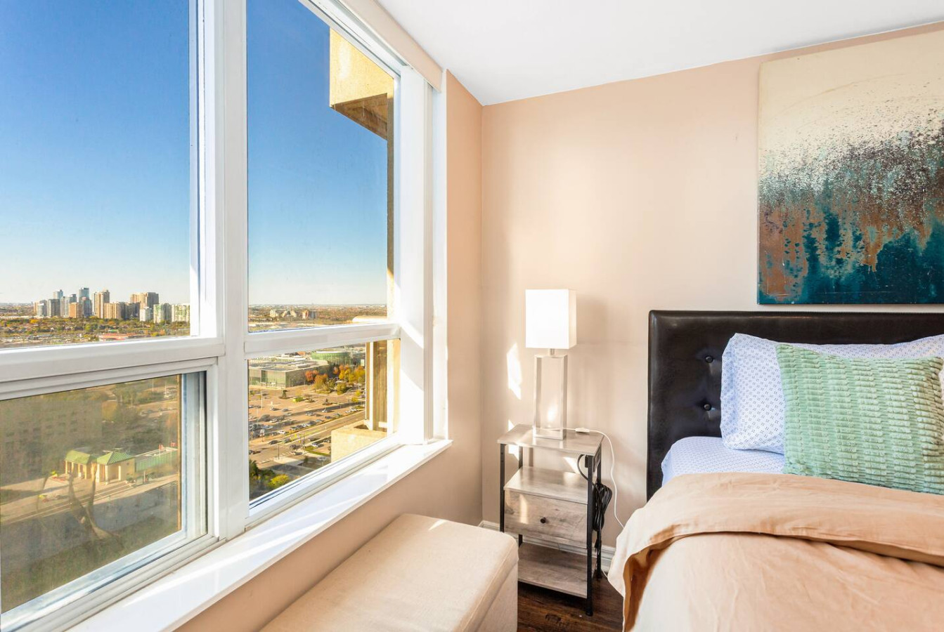 Premier SkySuite 3BR | Horizon Views + Parking photo 45