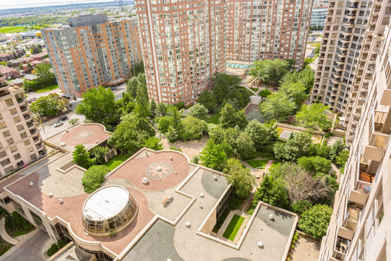 SkyView 2+1 Condo|Stunning Views|Steps to SQ1 Mall photo 17