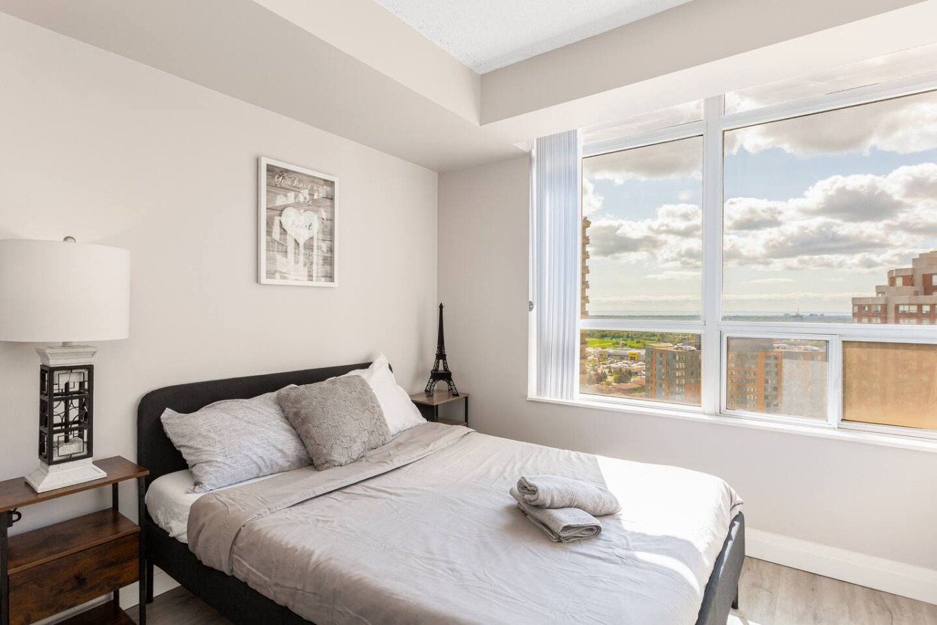 SkyView 2+1 Condo|Stunning Views|Steps to SQ1 Mall photo 21