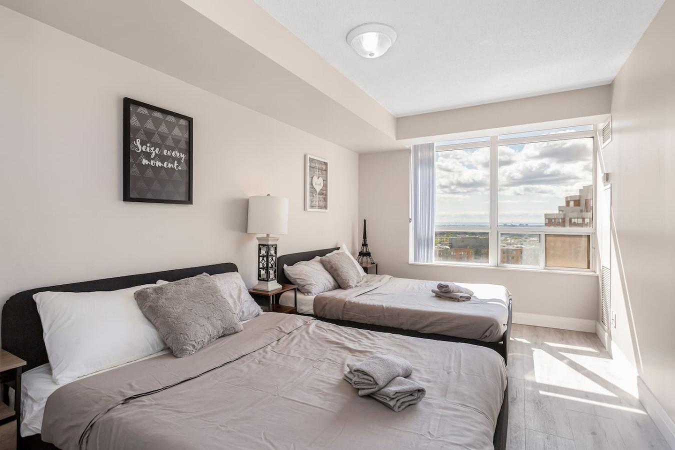 SkyView 2+1 Condo|Stunning Views|Steps to SQ1 Mall photo 23