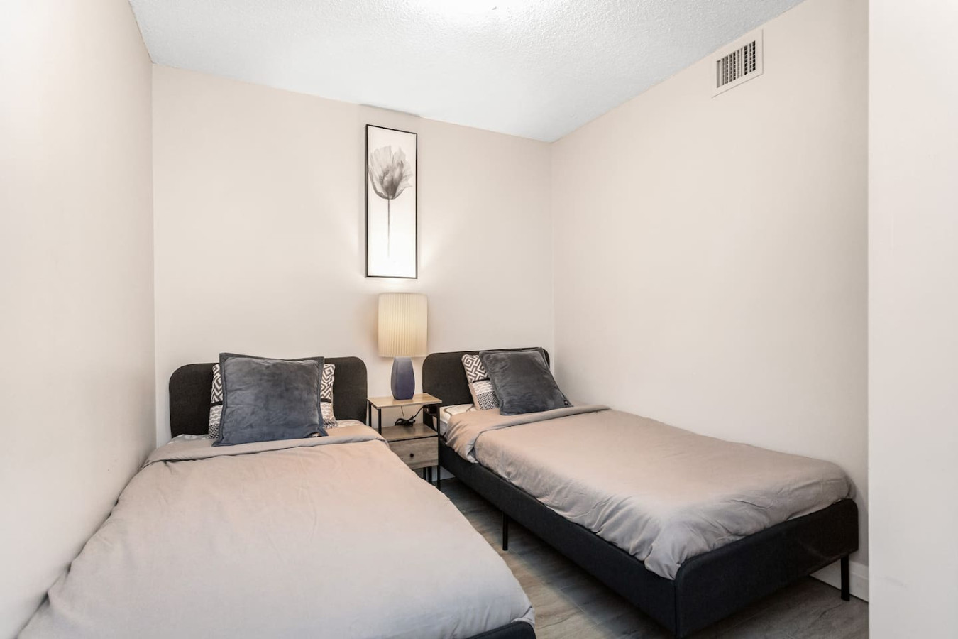 SkyView 2+1 Condo|Stunning Views|Steps to SQ1 Mall photo 33