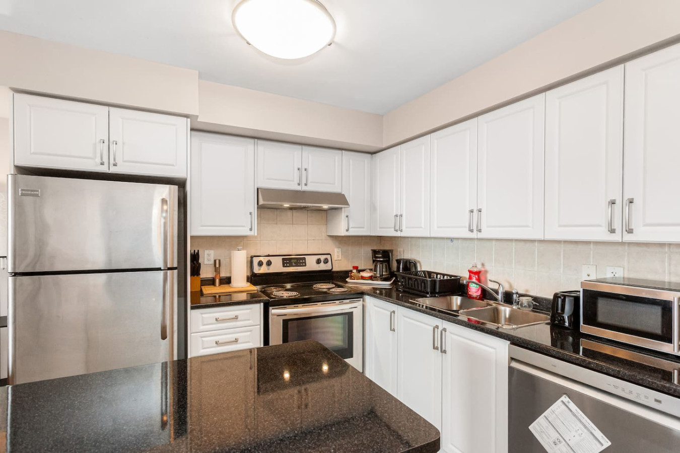 SkyView 2+1 Condo|Stunning Views|Steps to SQ1 Mall photo 46