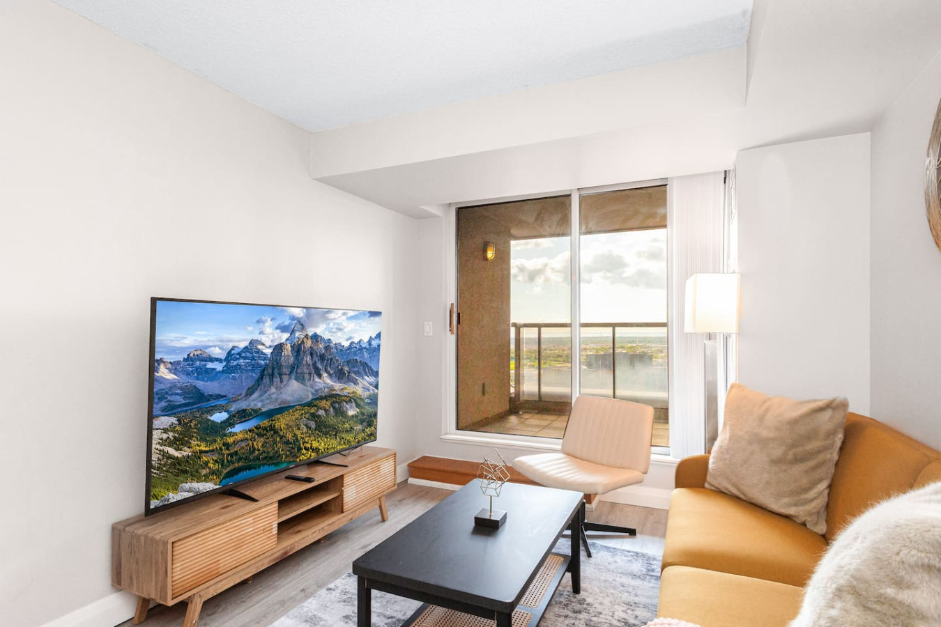 SkyView 2+1 Condo|Stunning Views|Steps to SQ1 Mall photo 6