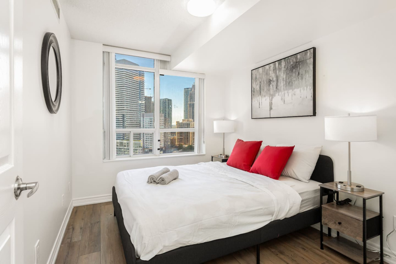 Skyline 3BR Condo | Steps to SQ 1 + Free Parking photo 26