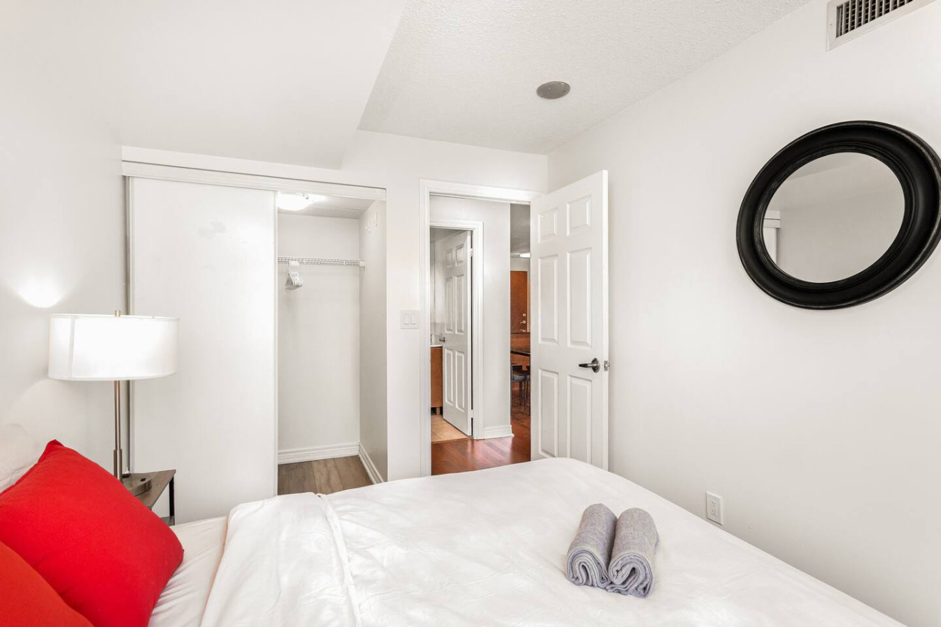 Skyline 3BR Condo | Steps to SQ 1 + Free Parking photo 29