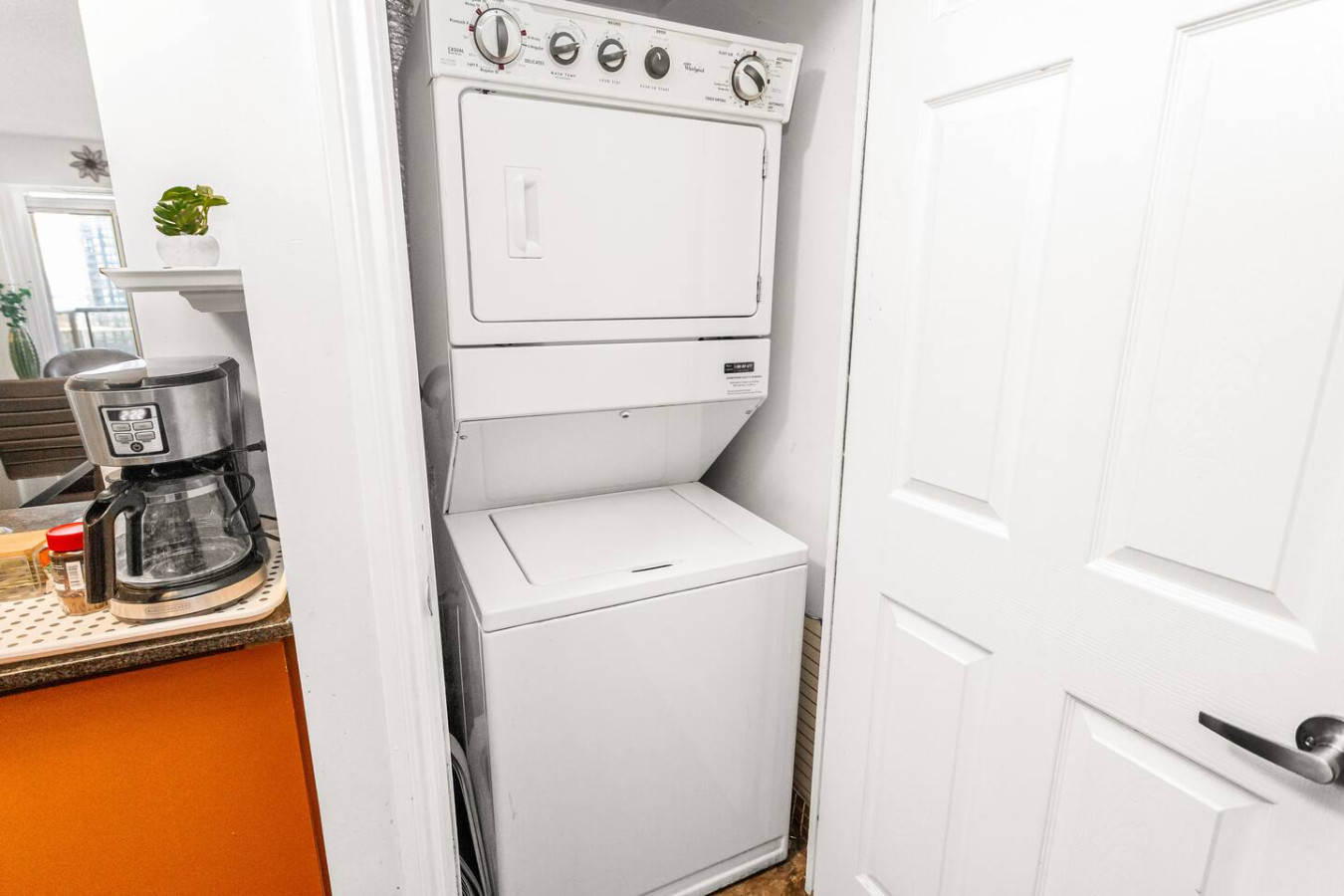 Skyline 3BR Condo | Steps to SQ 1 + Free Parking photo 14