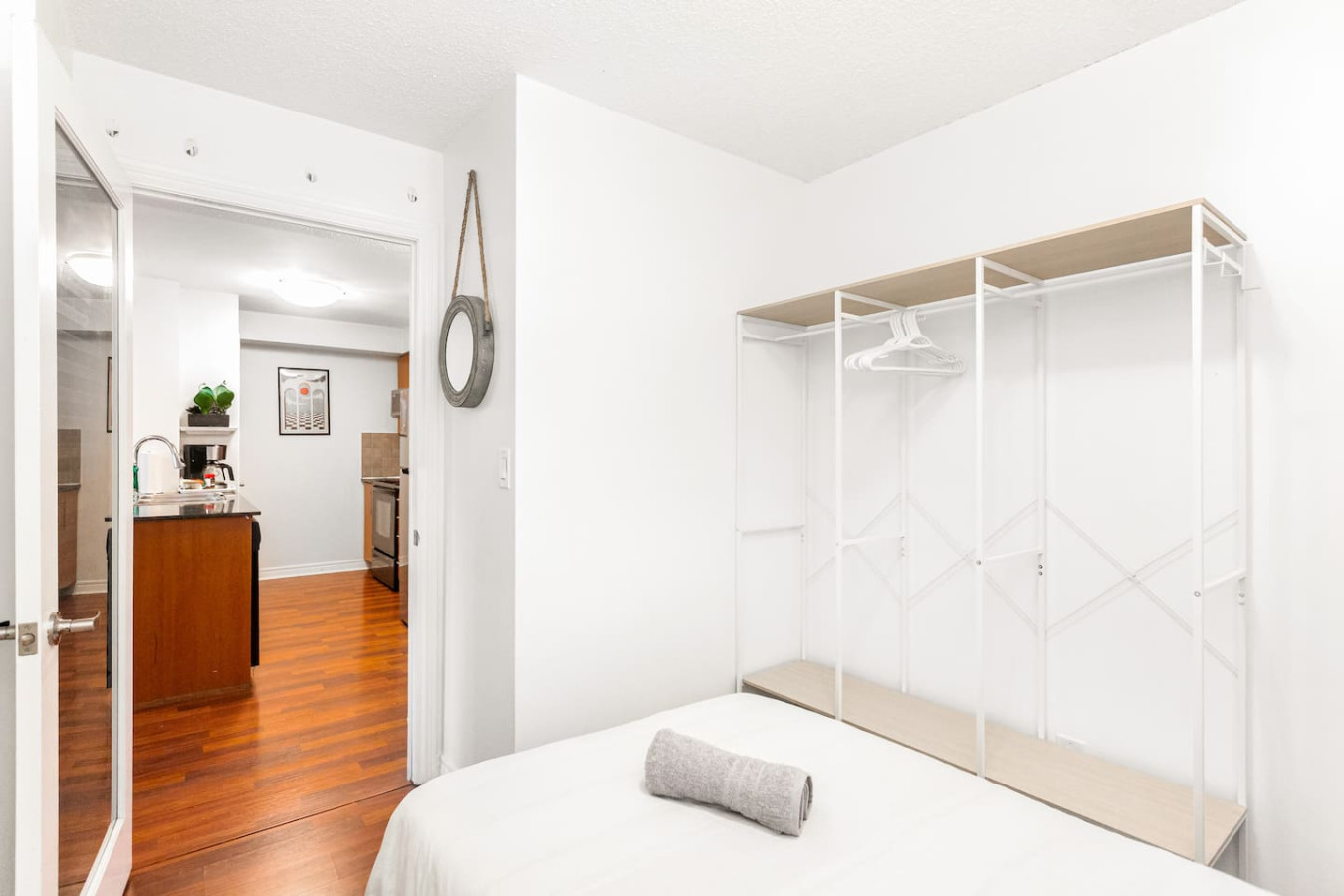 Skyline 3BR Condo | Steps to SQ 1 + Free Parking photo 38