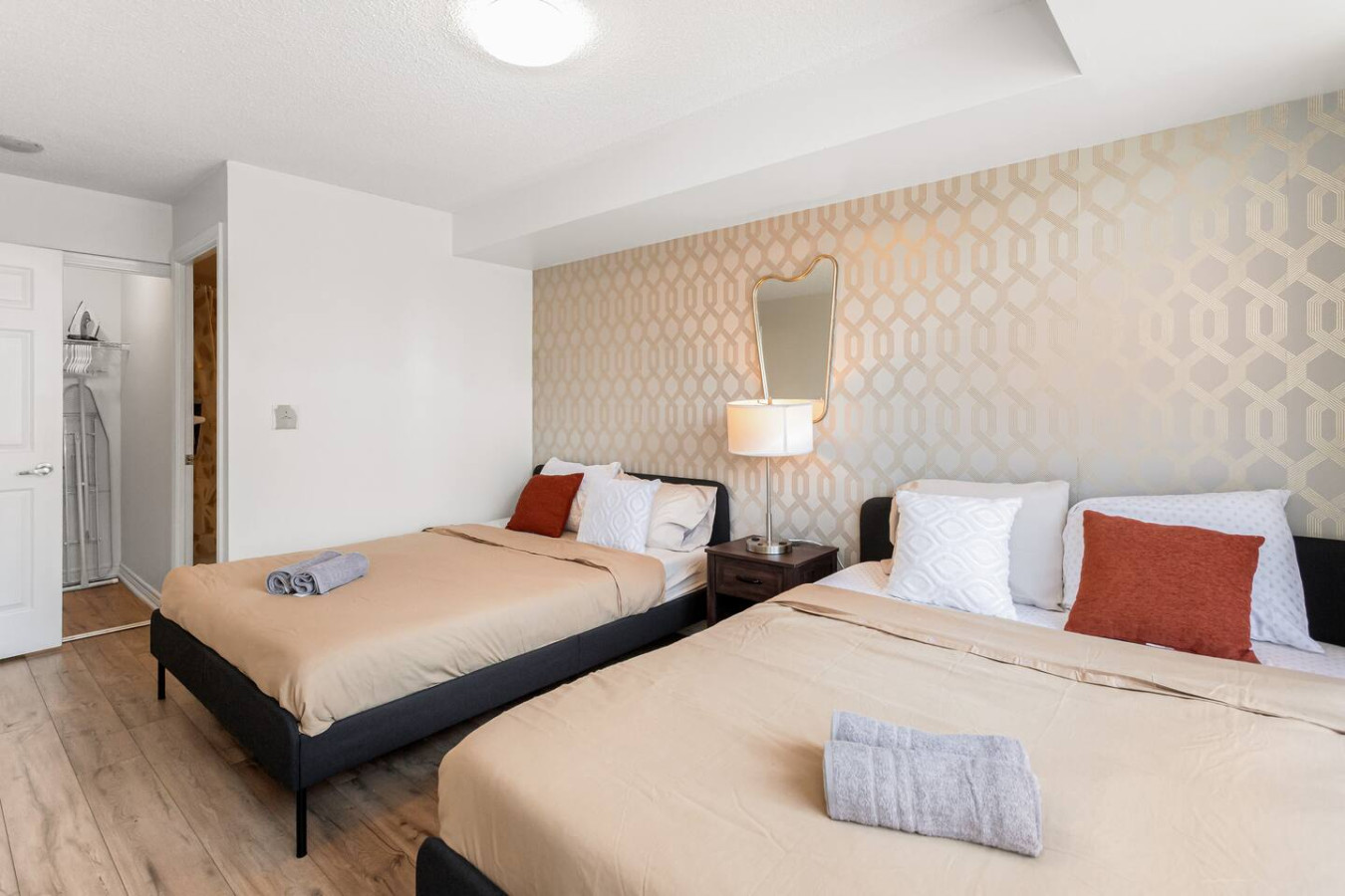 Skyline 3BR Condo | Steps to SQ 1 + Free Parking photo 20