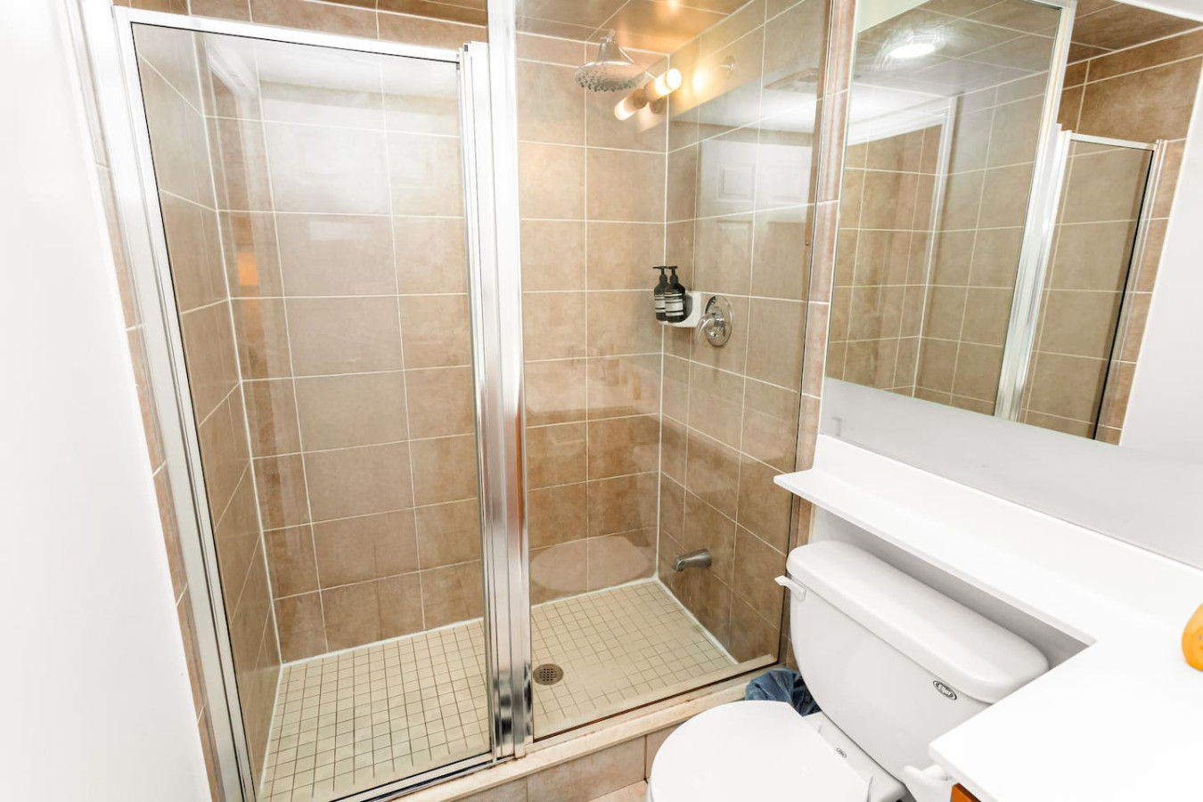 Skyline 3BR Condo | Steps to SQ 1 + Free Parking photo 35