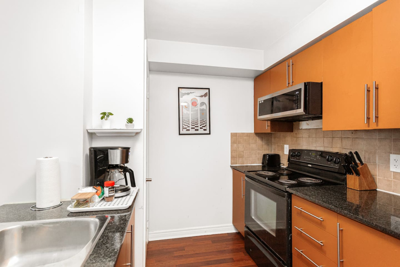 Skyline 3BR Condo | Steps to SQ 1 + Free Parking photo 50