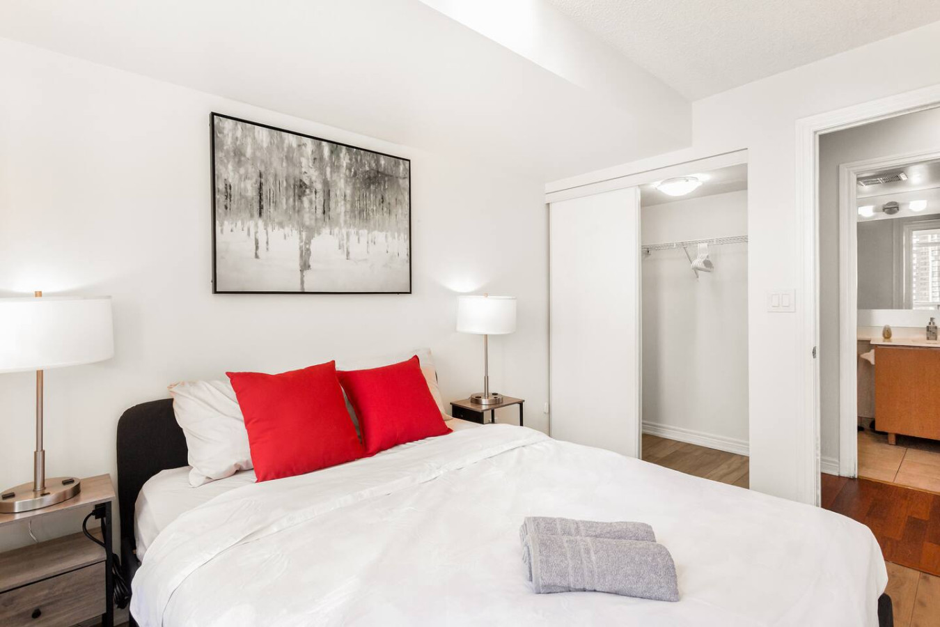 Skyline 3BR Condo | Steps to SQ 1 + Free Parking photo 31