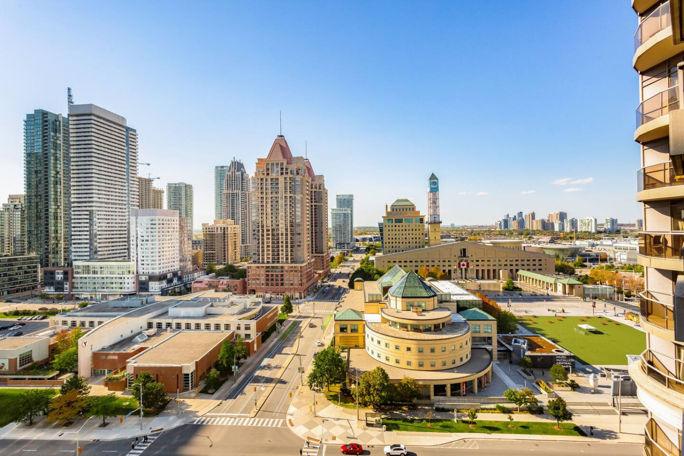 Skyline 3BR Condo | Steps to SQ 1 + Free Parking photo 11