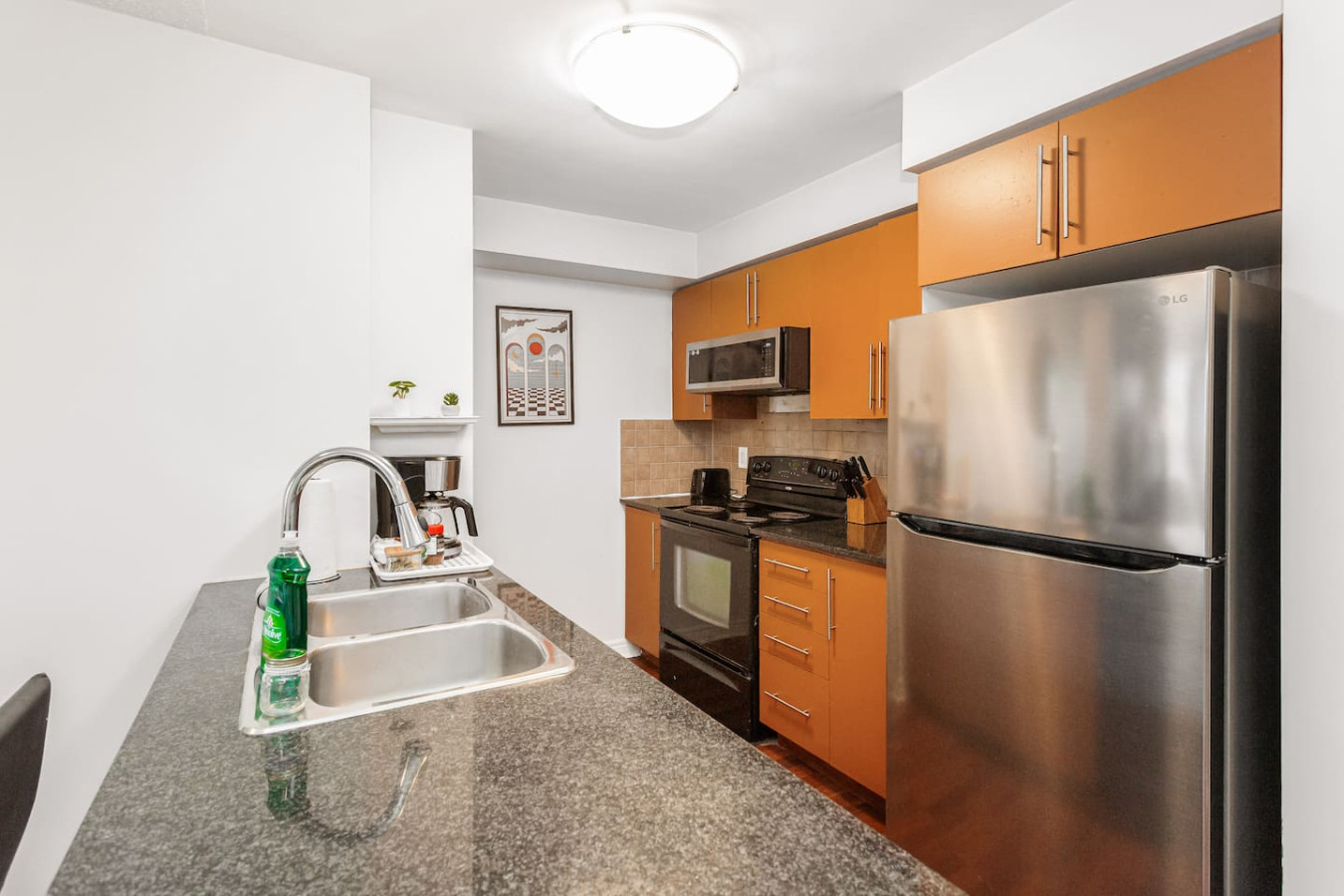 Skyline 3BR Condo | Steps to SQ 1 + Free Parking photo 49