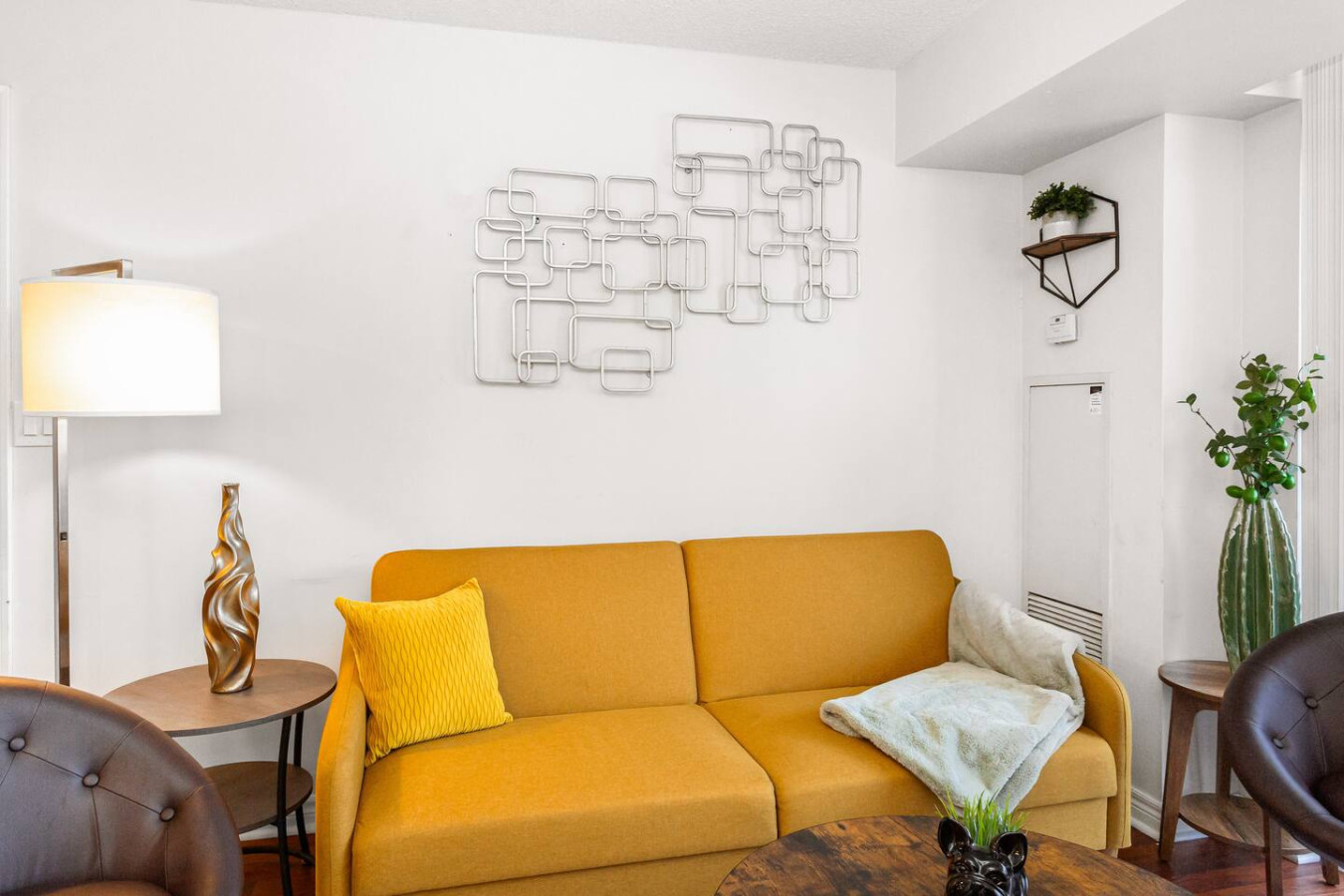 Skyline 3BR Condo | Steps to SQ 1 + Free Parking photo 43