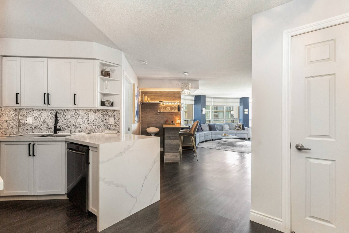 Luxury 2BR+Den | Steps from SQ1 | Panoramic Views! photo 35