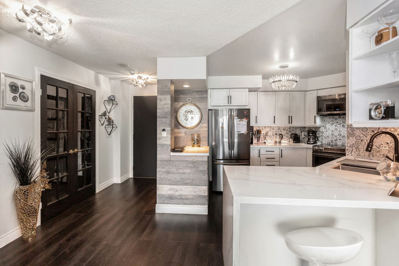 Luxury 2BR+Den | Steps from SQ1 | Panoramic Views! photo 24